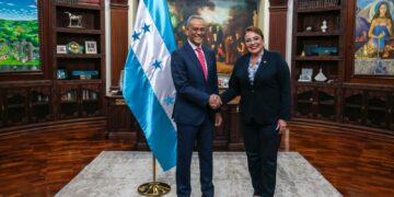 Manolo Pichardo se reúne con Xiomara Castro presidenta de Honduras