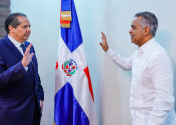 Juramentan a Víctor Atallah como nuevo ministro del Ministerio de Salud