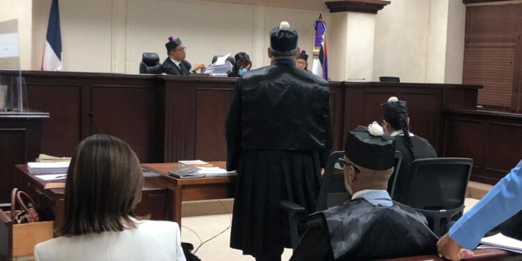 Corte de Apelación declara en rebeldía a Helena Regalado, acusado de falsedad de documentos en caso Costa Dorada