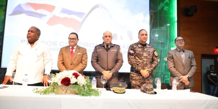 Cientos de organizaciones distinguen a Tony Peña Guaba por su gestión