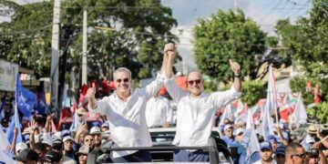 Ulises Rodríguez aventaja con más de 20 puntos a Víctor Fadul en Santiago