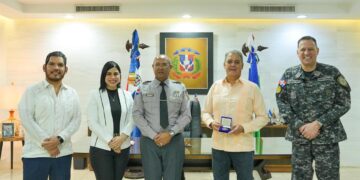 PN recibe a dos generales retirados de Colombia, para estrechar lazos interinstitucionales