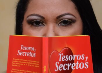 Escritora Luz Viola: "Los extraterrestres nos preparan, poco a poco, para mostrarnos su gran verdad"