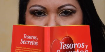 Escritora Luz Viola: "Los extraterrestres nos preparan, poco a poco, para mostrarnos su gran verdad"