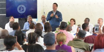 Wellington Arnaud presenta proyecto de saneamiento de la cañada La Pava en Nizao