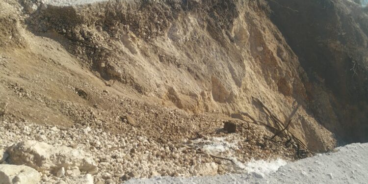 MOPC e Inapa explican causas del nuevo derrumbe en la carretera Barahona-Enriquillo