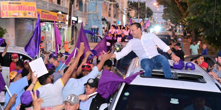 "Al PRM que deje de venir a hacer bulto, que Santiago no quiere retroceso", sostiene Abel Martínez