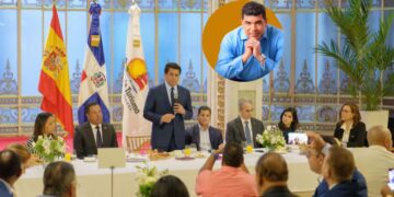 Desde FITUR David Collado apoya a Dío Astacio y promete que SDE tendrá un polo turístico