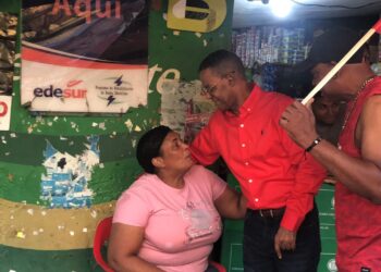 Candidato a regidor César Mercedes realiza marcha en sectores del DN