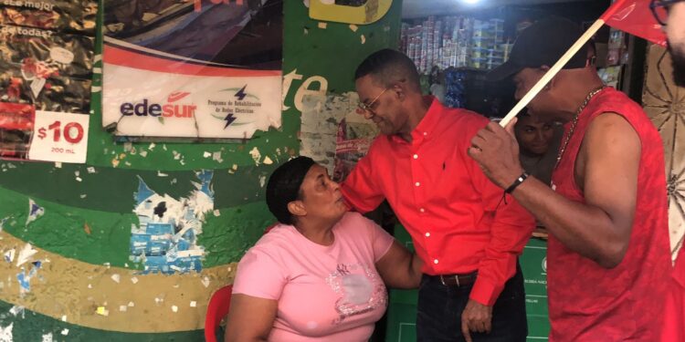 Candidato a regidor César Mercedes realiza marcha en sectores del DN