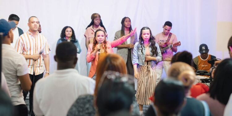 Dúo 2A Ministry realiza espectacular encuentro “Adoremos a una Sola Voz”