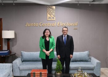 Presidente de la JCE recibe visita de Encargada de Negocios de la Embajada de los EE. UU. en RD