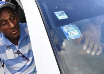 Más de 220 mil propietarios de vehículos no han renovado el marbete, según DGII
