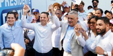 “Es grato ver cómo la juventud dominicana se prepara para enfrentar desafíos”, afirma Miguel Vargas