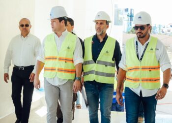 Ministro Bonilla supervisa etapa final de construcción de las extensiones de la UASD en Baní y Azua