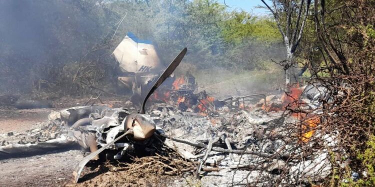 Un muerto y cinco heridos al caer una avioneta ambulancia en el norte de Colombia