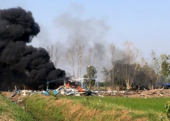 Al menos 20 fallecidos en Tailandia por una explosión en una fábrica de fuegos artificiales