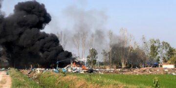 Al menos 20 fallecidos en Tailandia por una explosión en una fábrica de fuegos artificiales