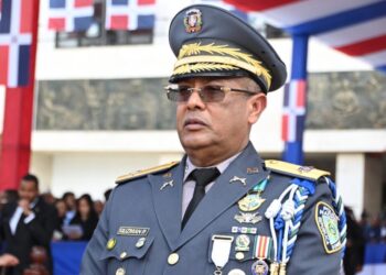 Director general PN felicita a sus agentes por su loable desempeño en el desfile y por los ascensos