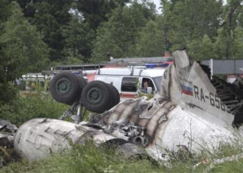 Varias personas mueren al estrellarse un avión pequeño en Florida, EE. UU.