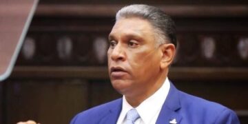 Ministro de Interior y Policía anuncia reformas para Bomberos; salario será de RD$15 mil