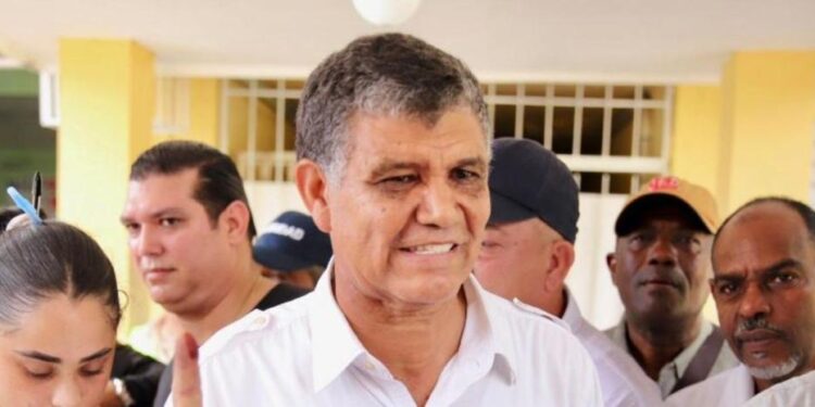 Francisco Peña se consolida como el alcalde electo más votado en la provincia Santo Domingo