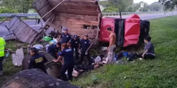 Mueren nueve migrantes cubanos en accidente de tránsito en Guatemala