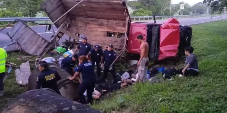 Mueren nueve migrantes cubanos en accidente de tránsito en Guatemala