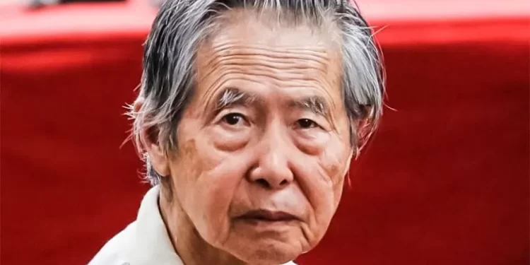 Juez niega arresto domiciliario para Alberto Fujimori y le prohíbe salir de Perú