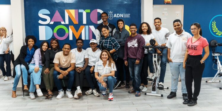 Carolina Mejía dice que proyecto de jóvenes "Futuro de Esperanza" será llevado a Cristo Rey