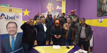 Dominicanos en Europa se unen en un llamado al voto morado