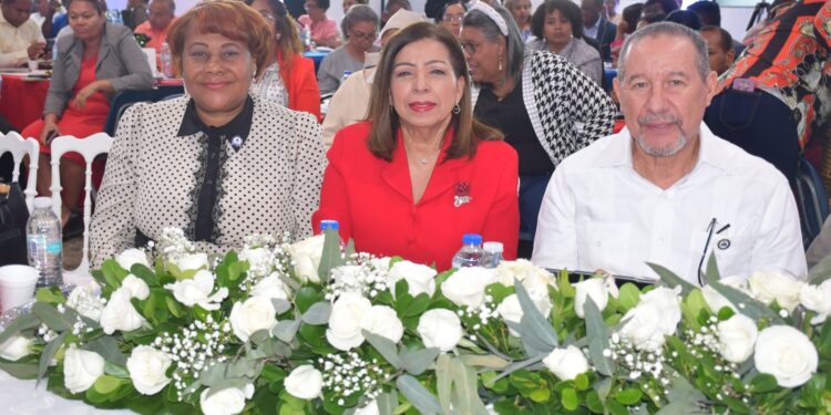 Minerd destaca el papel de los directores como líderes de los centros educativos