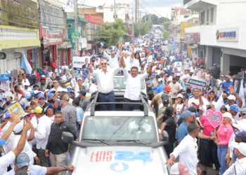 Abinader encabeza caravana en Los Alcarrizos en apoyo a los candidatos municipales