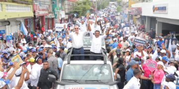 Abinader encabeza caravana en Los Alcarrizos en apoyo a los candidatos municipales