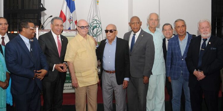 Hipólito Mejía señala retos del país en formular Políticas Públicas sustentadas en el rigor científico y compromiso social