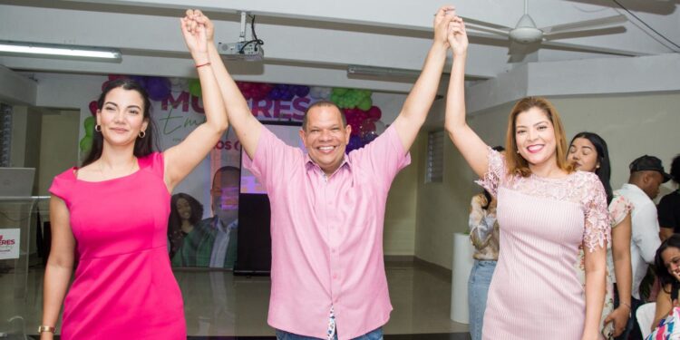 Primera dama de la ASDN dice ejército de mujeres defenderá votos del alcalde Carlos Guzmán