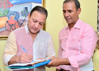 Abel Martínez se suma a la iniciativa de Domingo Contreras: "Mi firma por el drenaje