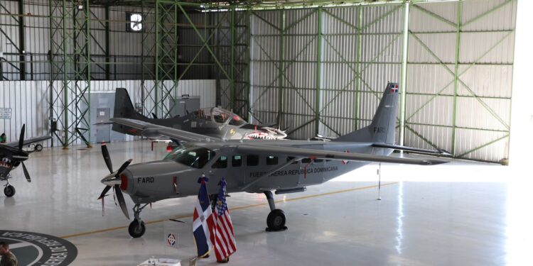 El Gobierno de los EE. UU. dona aeronave al Ministerio de Defensa de RD
