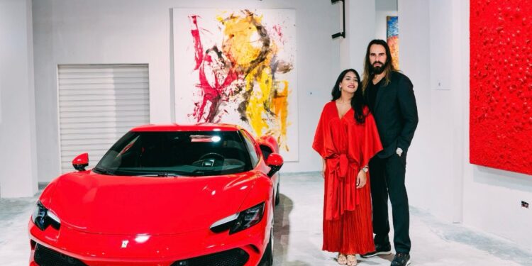 Avèle presentó su “Gala Ferrari” para celebrar el estreno de la película de Michael Mann, “Ferrari”