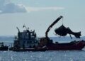 Reflotaron a la superficie el helicóptero en el que murió Sebastián Piñera