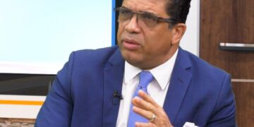 Dío Astacio se disculpa por publicidad en medio de concierto