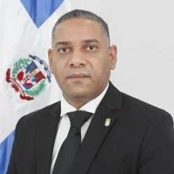 Diputado Carlos Gil dice que presencia de Abinader en SDE evidencia debilidad del PRM