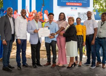 CTC reconoce jóvenes destacados de la comunidad de La Victoria