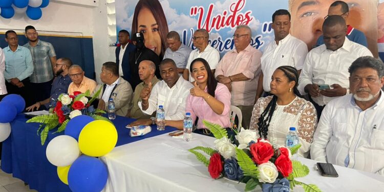Betty Geronimo recibe apoyo de Nelso Fulcar ex precandidato alcalde por SDN