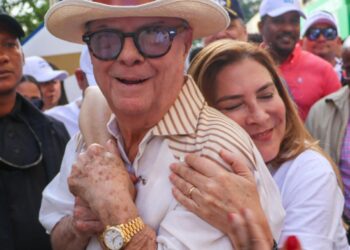 Ex presidente Hipólito Mejía valora apoyo del MND a alcaldesa Carolina Mejía