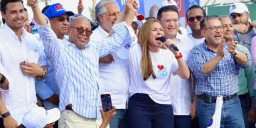 Alfredo Pacheco invita a capitaleños a respaldar a Carolina Mejía en las urnas