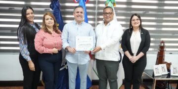 APORDOM recibe reconocimiento por buenas prácticas y oferta formativa
