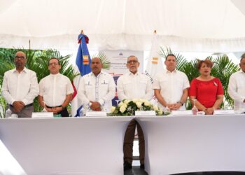 Energía y Minas inaugura proyecto de electrificación que beneficia 172 comunitarios de Tamayo