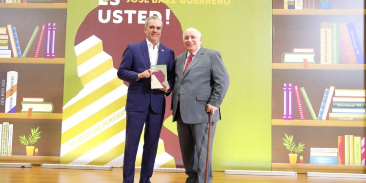Báez Guerrero presenta "¡Más es usted!”, Sus memorias de 45 años de periodismo