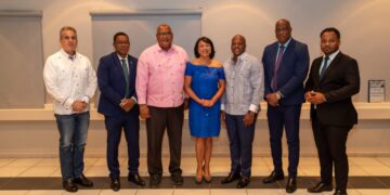 Diseñador dominicano Vladimir Jiménez imparte master class sobre la importancia de la marca personal